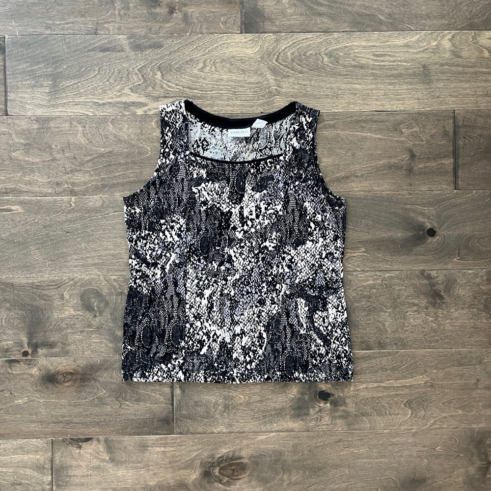 EUC Chicos Travelers Printed Sleeveless Top (Size 2)
